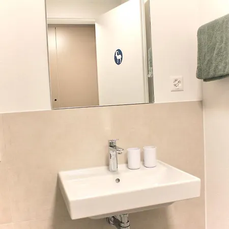 Fuchs At ホームステイ